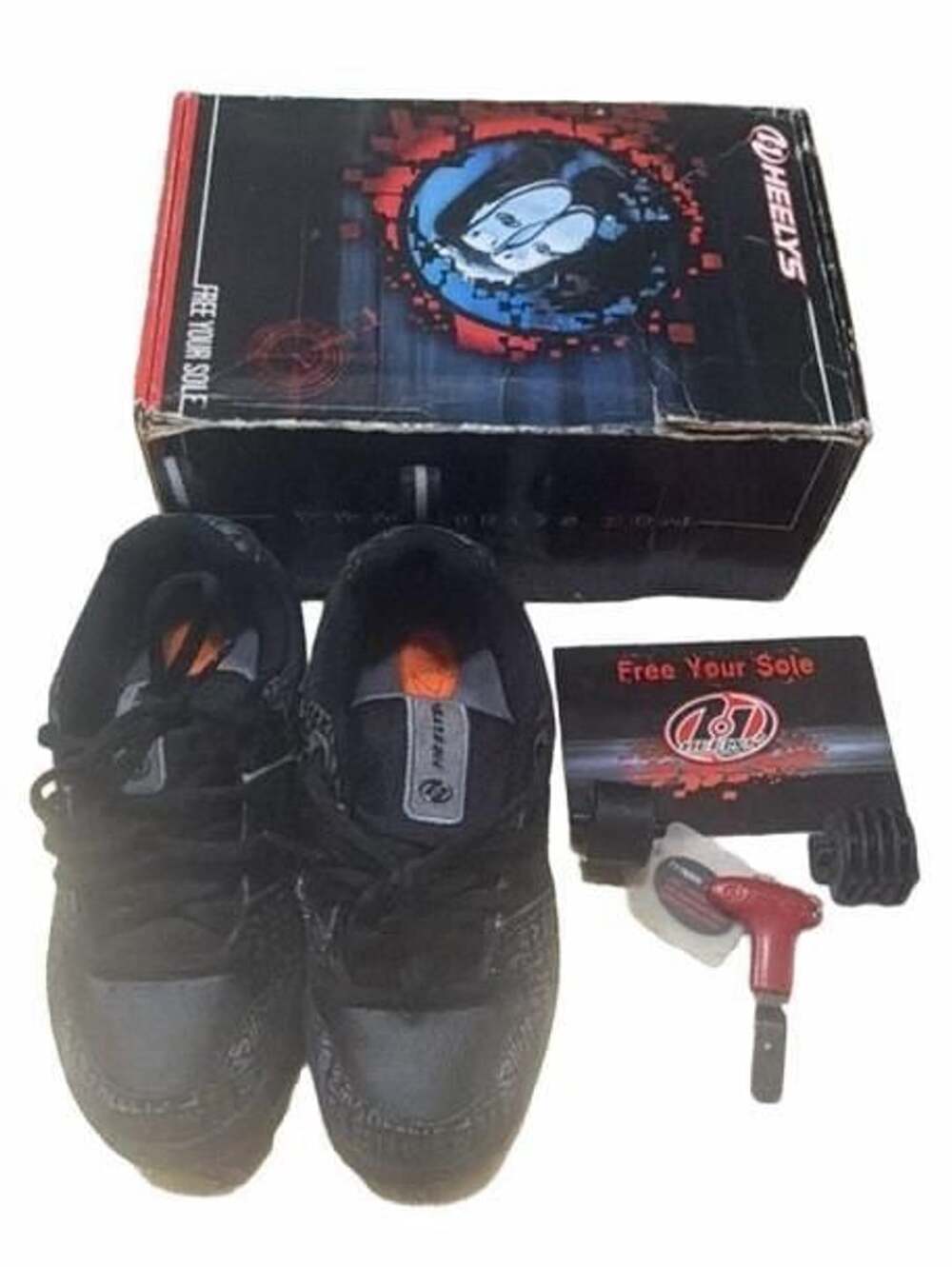 Heelys Typhoon Size 6 Black Charcoal Skate Shoes